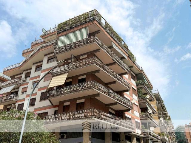 Appartamento in vendita a Roma RM