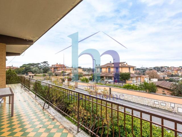 Appartamento in vendita a Roma RM