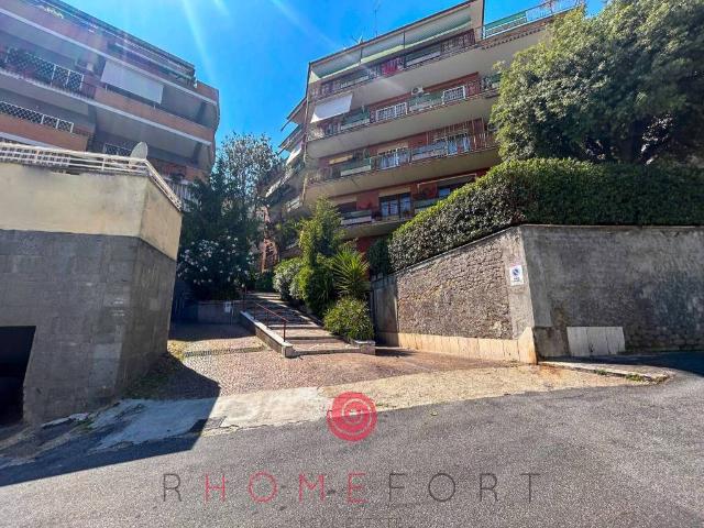 Appartamento in vendita a Roma RM