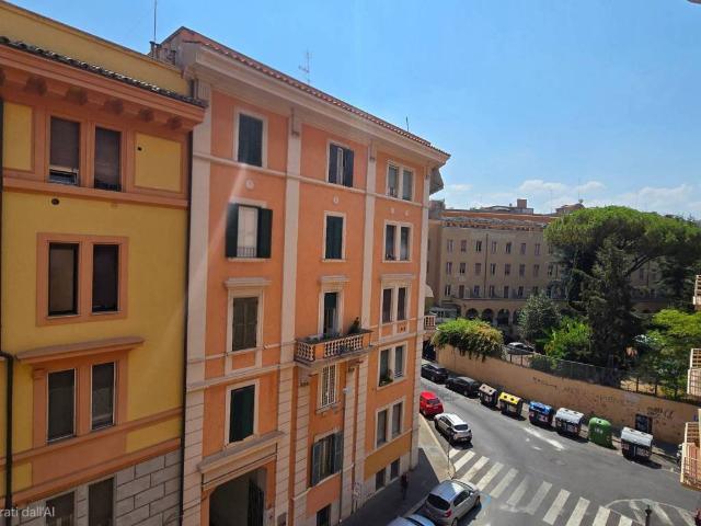 Appartamento in vendita a Roma RM