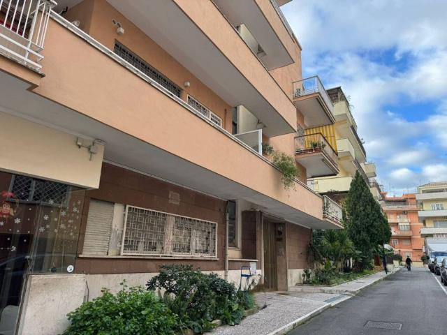 Appartamento in vendita a Roma RM