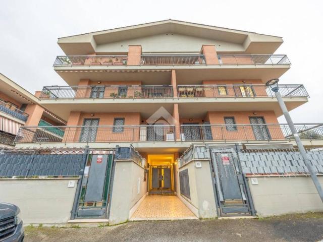 Appartamento in vendita a Roma RM