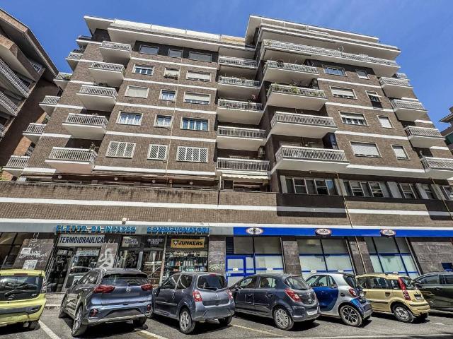 Appartamento in vendita a Roma RM