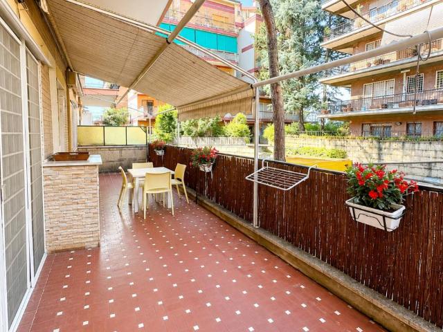 Appartamento in vendita a Roma RM