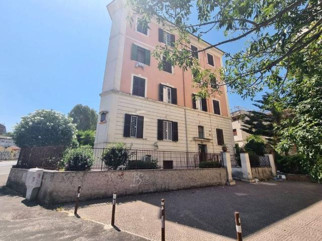 Appartamento in vendita a Roma RM