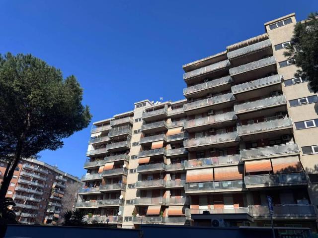 Appartamento in vendita a Roma RM