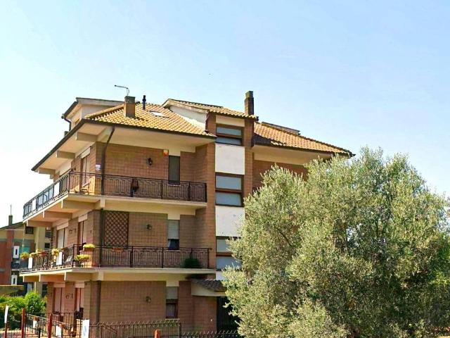 Appartamento in vendita a Roma RM