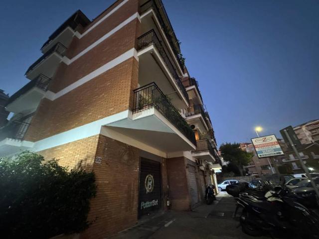 Appartamento in vendita a Roma RM