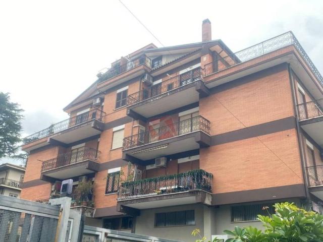 Appartamento in vendita a Roma RM