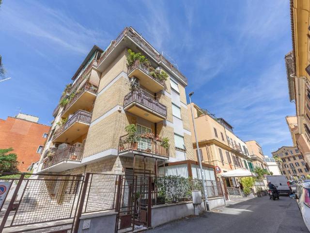 Appartamento in vendita a Roma RM