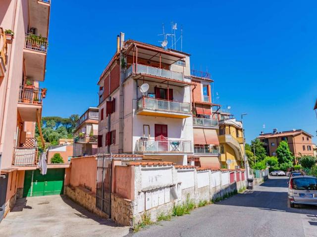Appartamento in vendita a Roma RM