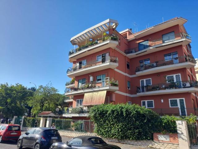 Appartamento in vendita a Roma RM
