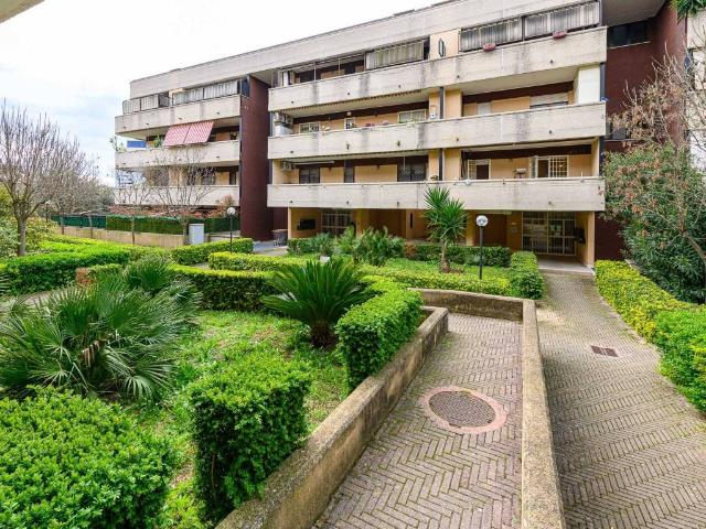 Appartamento in vendita a Roma RM