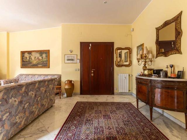 Appartamento in vendita a Roma RM