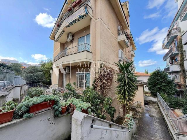 Appartamento in vendita a Roma RM