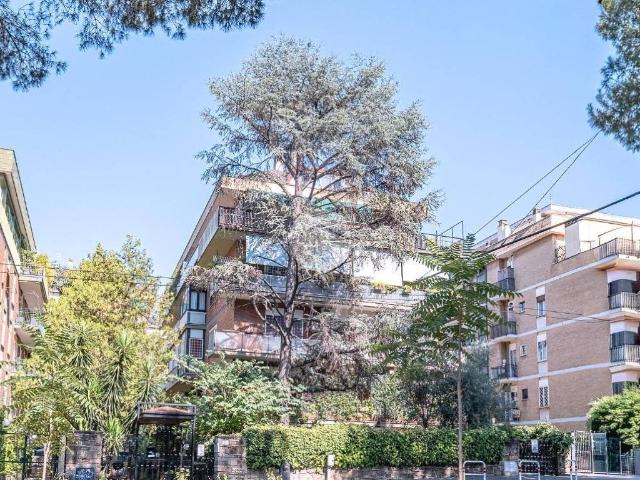 Appartamento in vendita a Roma RM