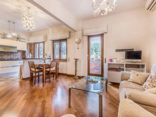 Appartamento in vendita a Roma RM