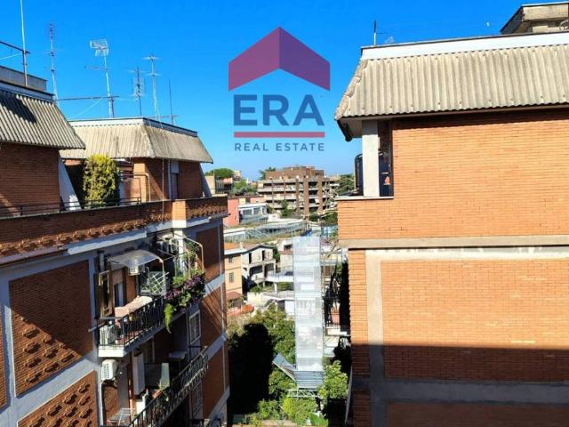 Appartamento in vendita a Roma RM