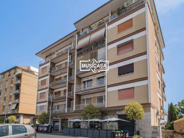 Appartamento in vendita a Roma RM