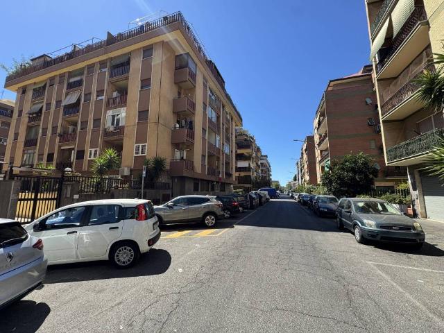 Appartamento in vendita a Roma RM