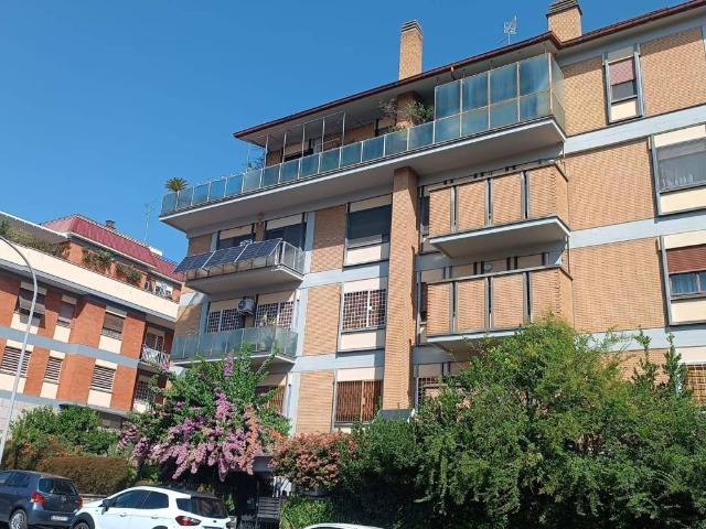 Appartamento in vendita a Roma RM