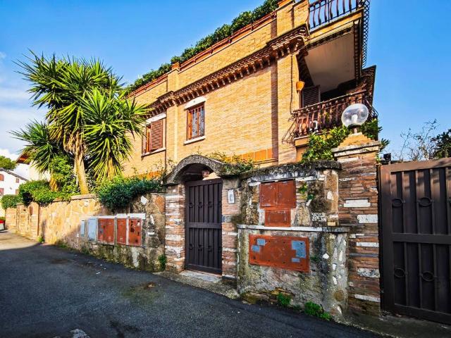 Appartamento in vendita a Roma RM
