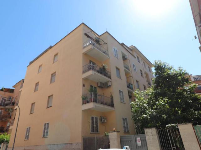 Appartamento in vendita a Roma RM