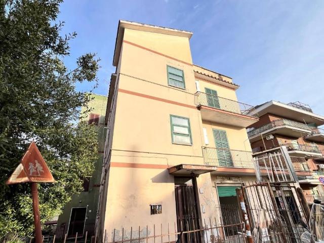 Palazzo / Stabile in vendita a Roma RM