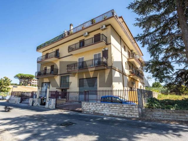 Appartamento in vendita a Roma RM