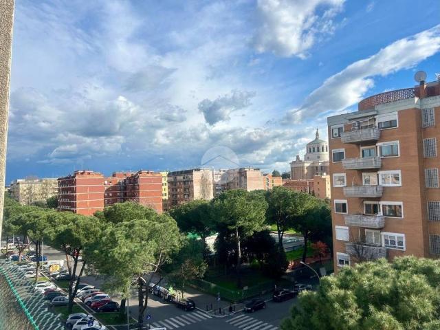 Appartamento in vendita a Roma RM