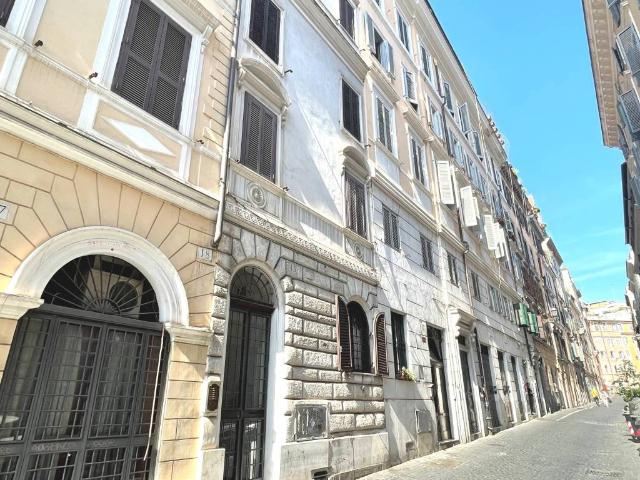 Appartamento in vendita a Roma RM