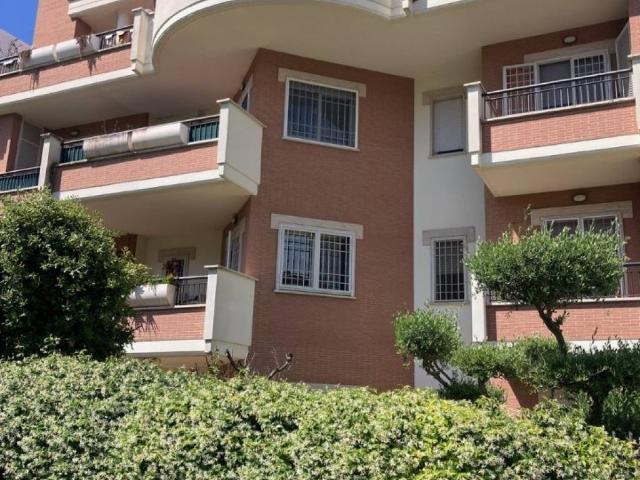 Appartamento in vendita a Roma RM