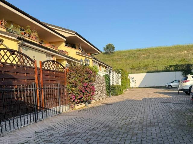 Appartamento in vendita a Roma RM