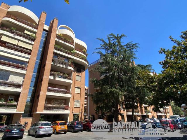 Appartamento in vendita a Roma RM