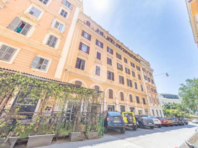 Appartamento in vendita a Roma RM