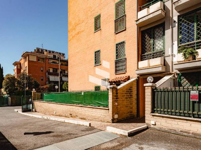 Appartamento in vendita a Roma RM