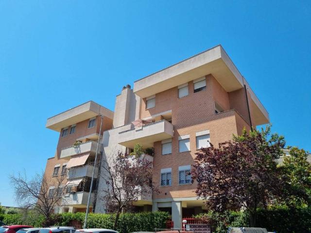 Appartamento in vendita a Roma RM