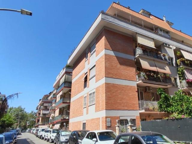 Appartamento in vendita a Roma RM