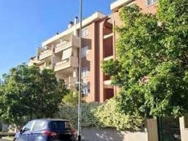Appartamento in vendita a Roma RM