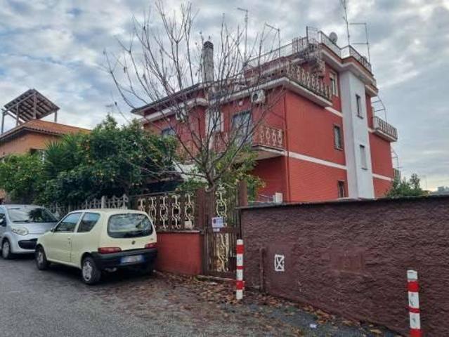 Appartamento in vendita a Roma RM