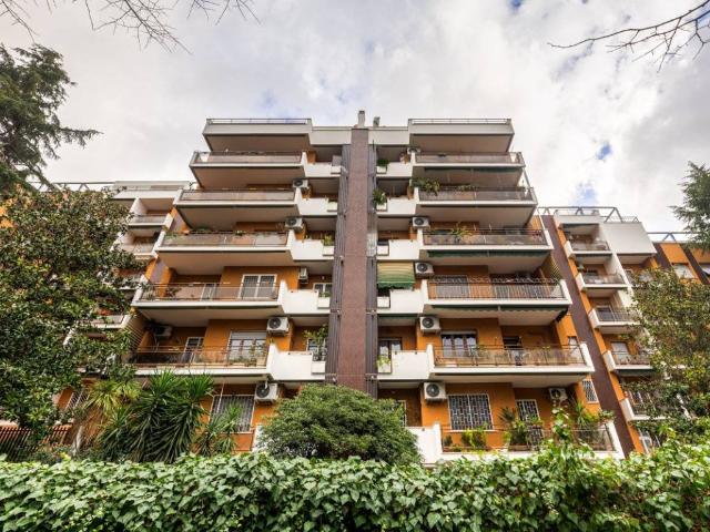 Appartamento in vendita a Roma RM