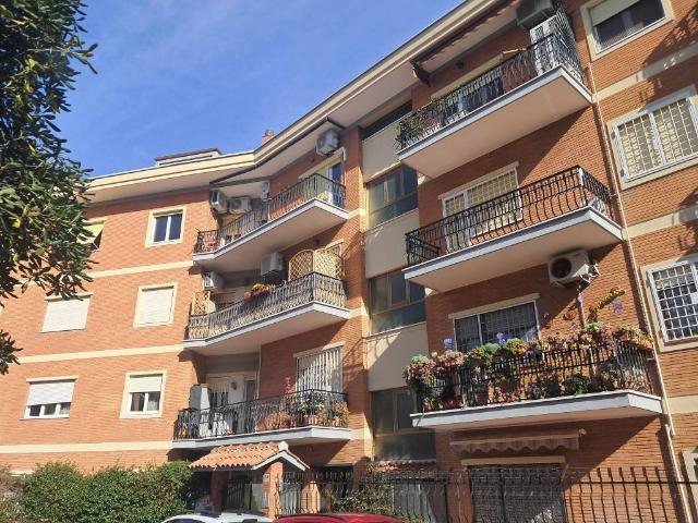 Appartamento in vendita a Roma RM