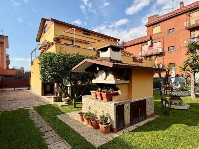 Appartamento in vendita a Roma RM