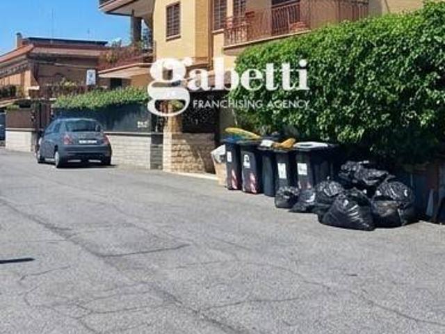 Appartamento in vendita a Roma RM