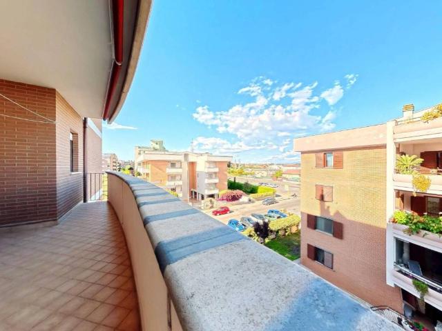 Appartamento in vendita a Roma RM