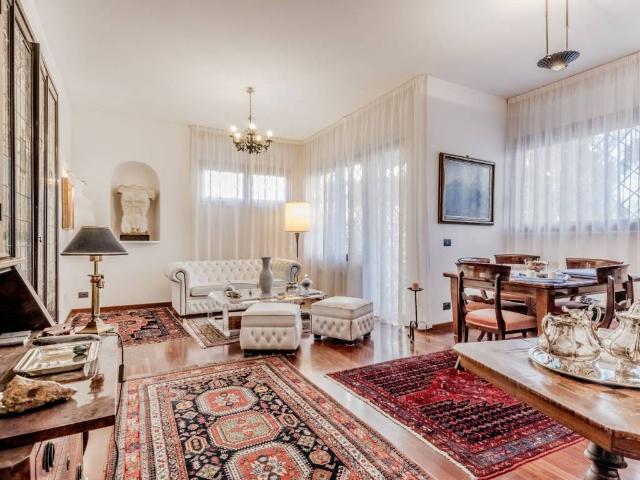 Appartamento in vendita a Roma RM