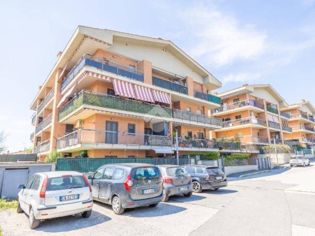 Appartamento in vendita a Roma RM