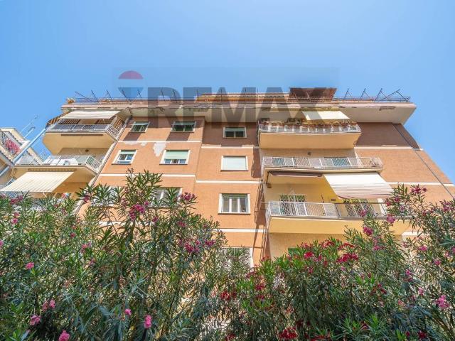 Appartamento in vendita a Roma RM