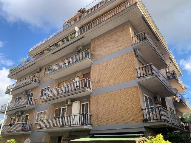 Appartamento in vendita a Roma RM