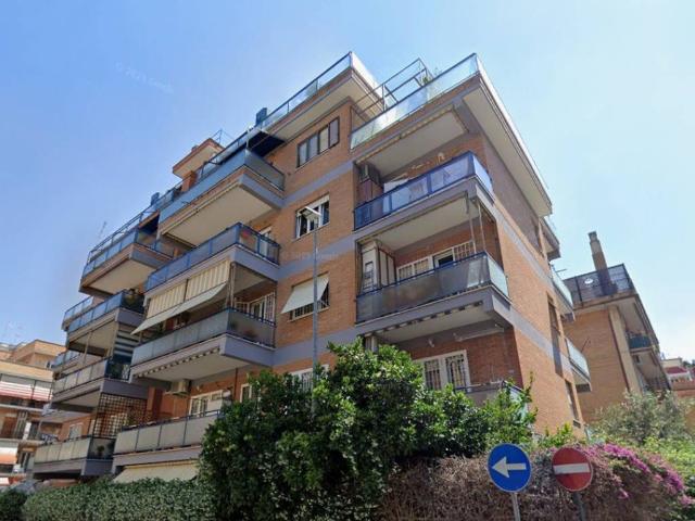 Appartamento in vendita a Roma RM